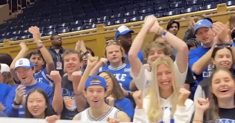 Duke's crowd at College GameDay is pathetic